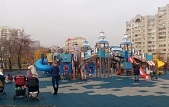 У Києві облаштували незвичайний дитячий майданчик