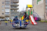 Дитячий майданчик, гойдалки, каруселі в Івано-Франківську